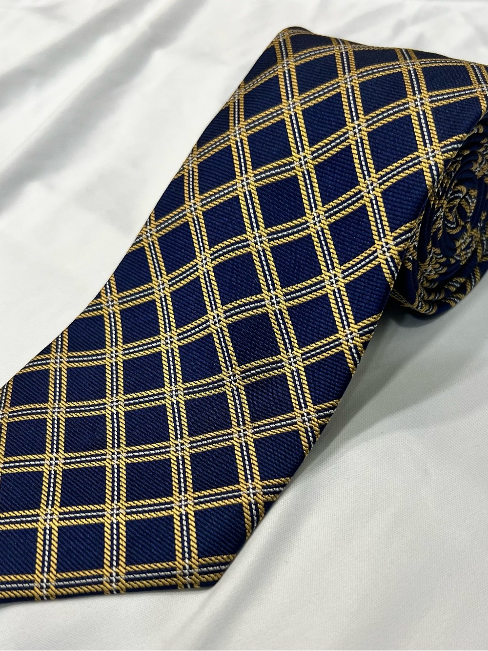 Lands’ End Mens 58” Necktie 100% Silk Navy Blue Gold White Plaid Check